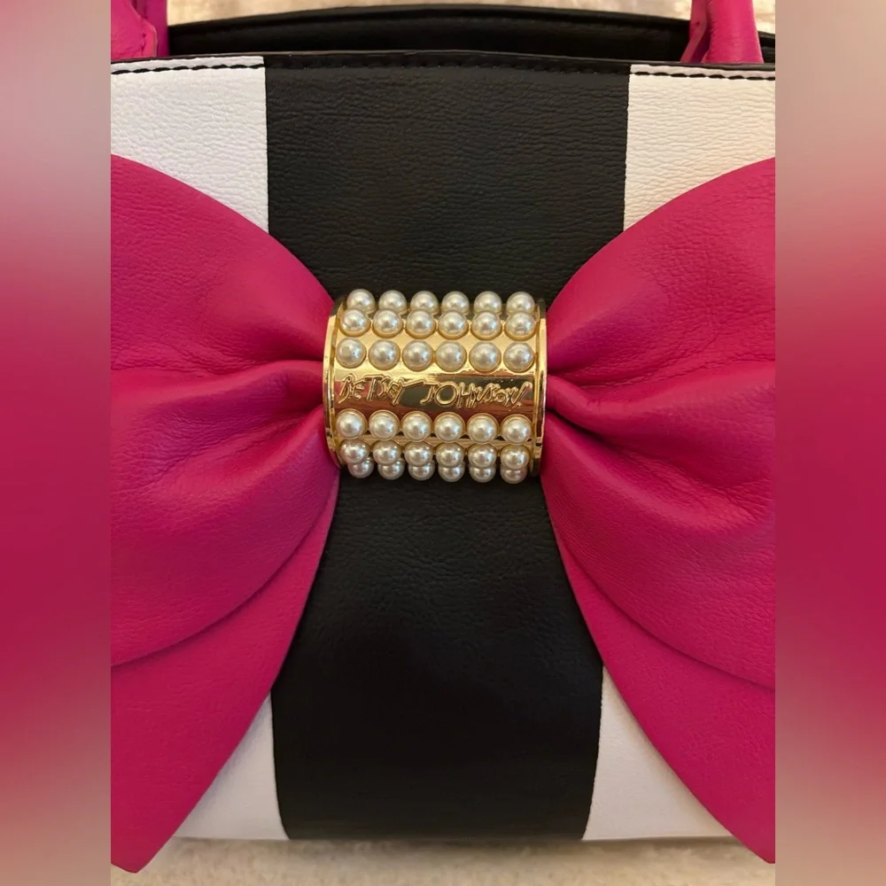 Betsey Johnson Black and Pink Bow Shoulder Bag - Picture 3 of 11